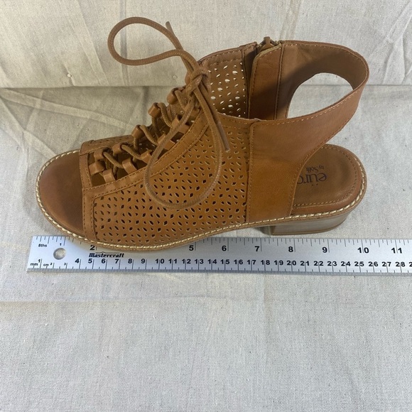 BOHO Sandals  Textured Design and Open Ankle; zipper or ties, size 7, A+ - Picture 3 of 11